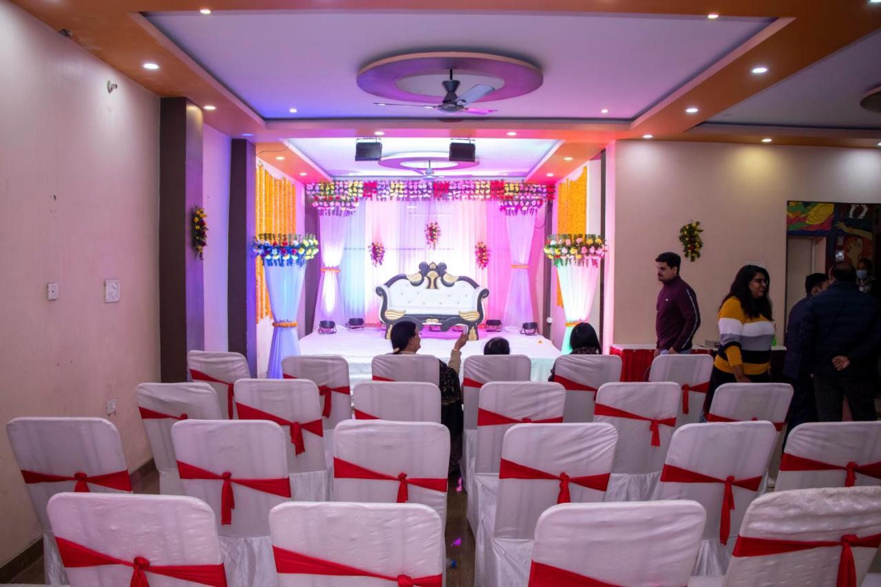 Hotel Haifa Varanasi Exterior photo