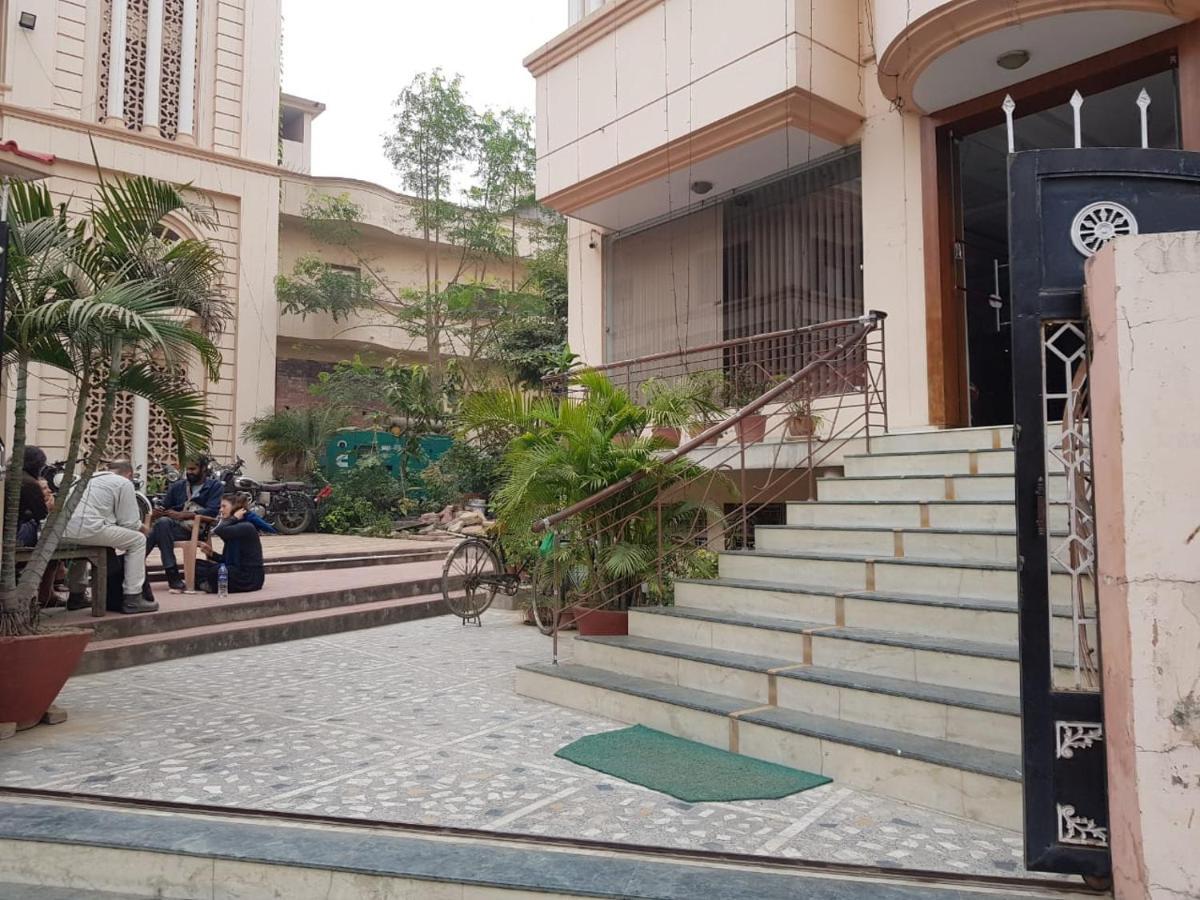 Hotel Haifa Varanasi Exterior photo